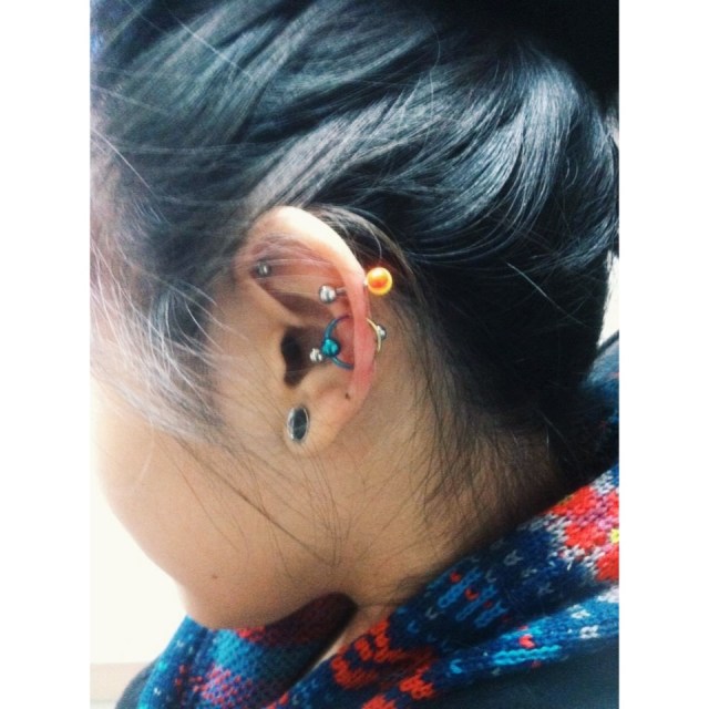 Custom Piercing w/Colourful BCR.