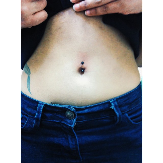 Navel Piercing w/Blackline Titanium