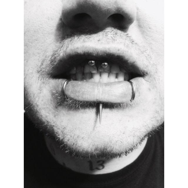 Joe's Smiley Piercing