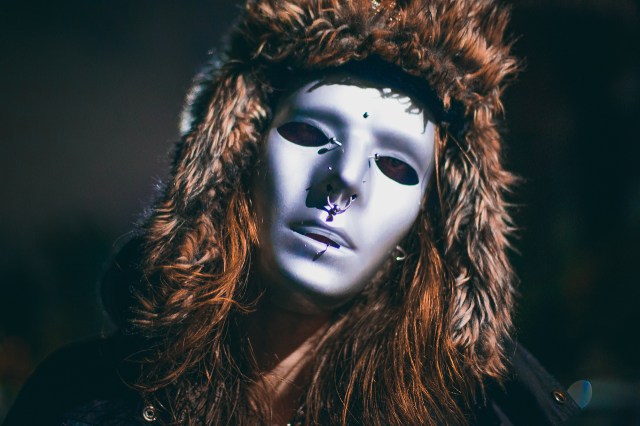 |  M E T A L   F A C E  |