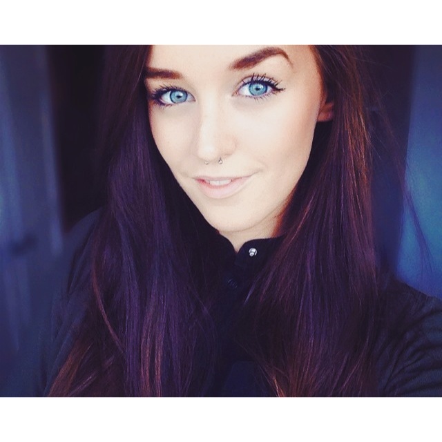 Clare's Septum Piercing w/1.2mm x 8mm Titanium CBB.